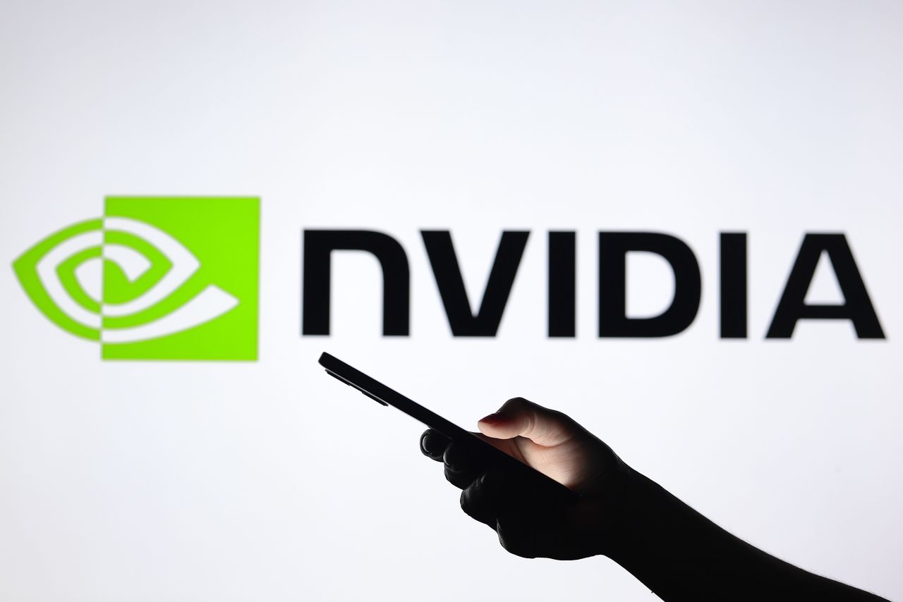 Nvidia's record-breaking earnings face market skepticism, stocks slide