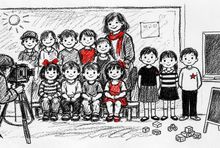 Dzieci w szkole są fotografowane w różnych sytuacjach