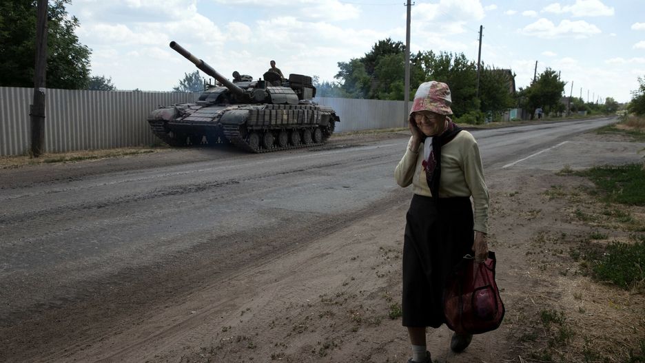 Ukraina - archUkrainian troops head toward Toshkivka, Ukraine, a small town southeast of the metropolitan area of Sievierodonetsk and Lysychansk, on Sunday, June 19, 2022. Russian forces mounted an assault on Sunday against a key Ukrainian defensive position near two strategically important eastern cities, Ukrainian military officials said, bringing them a small step closer to encircling thousands of Ukrainian troops. (Tyler Hicks/The New York Times)TYLER HICKS