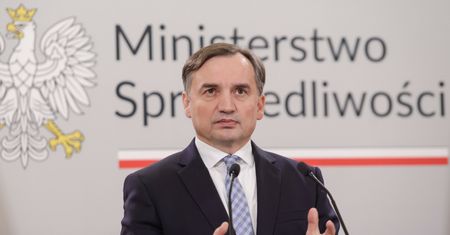 "Przerzuty". Nowe wieści o stanie Ziobry