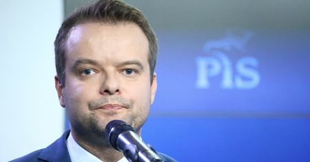 Jak on to połączył? "Pojechali na konsultację do Berlina"