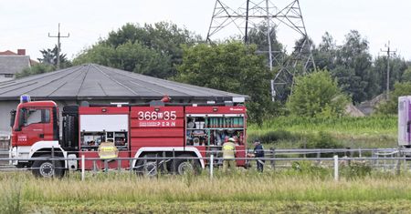 Koczargi Nowe. Wyciek ropy koło Kampinosu. "Próba kradzieży paliwa z rurociągu"