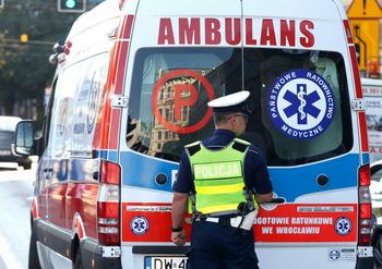 Kierowca potrącił dzieci i uciekł. Szokujące zdarzenie w Mąkowarsku pod Bydgoszczą