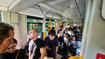 Poznań: W poszukiwaniu kodu QR i numeru bocznego. Zmiany w aktywowaniu biletów w Poznaniu niepokoją pasażerów