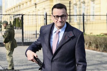 PiS nie chce stowarzyszenia Morawieckiego. Tak się o tym dowiedział