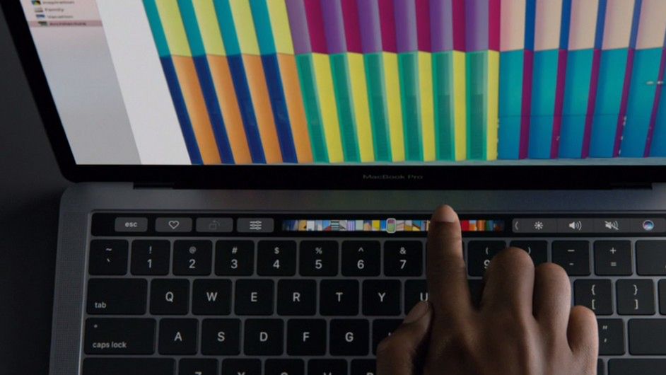 Dotykowe ekrany w laptopach są bez sensu. Apple ma coś znacznie lepszego: Touch Bar 1