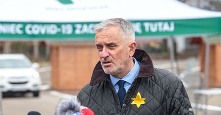 Obowiązkowe szczepienia w Wałbrzychu. Prezydent usłyszał wyzwiska i groźby
