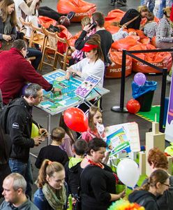 Warszawa. Fundacja Zwalcz Nudę zaprasza. Rodzinny weekend na błoniach stadionu