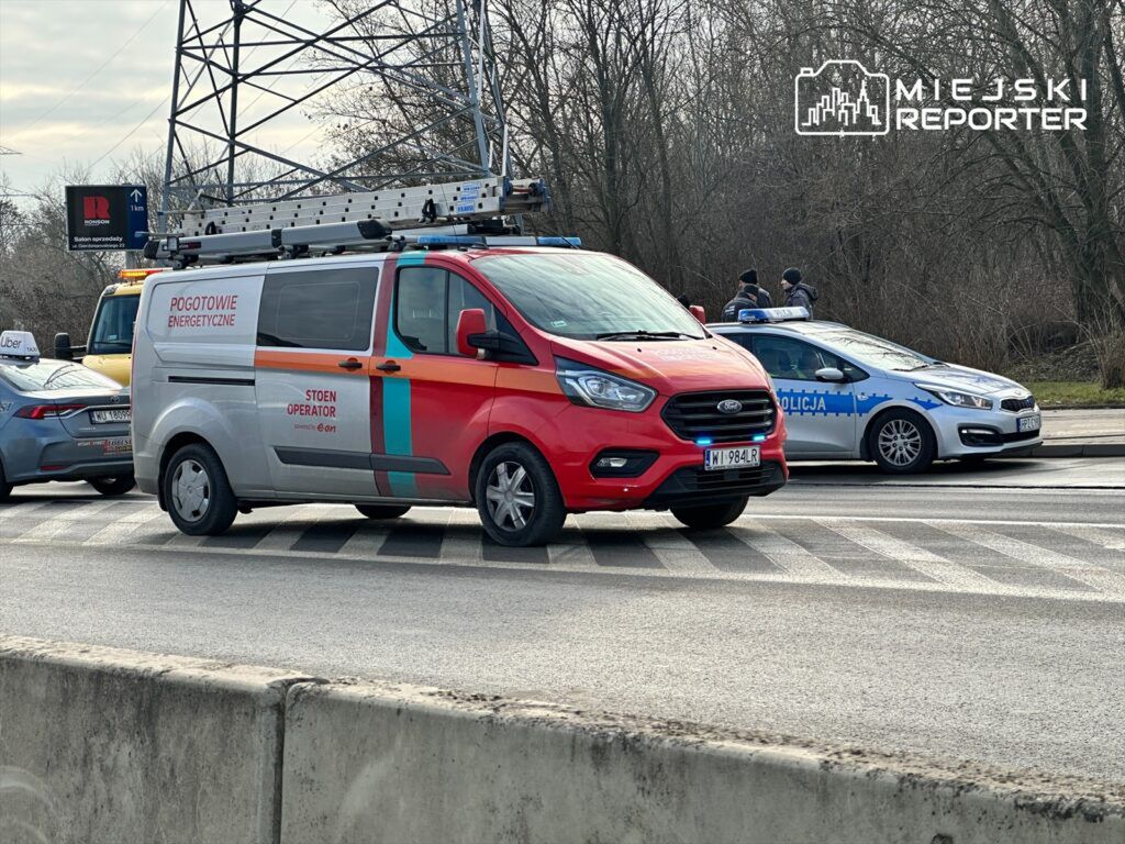 Wbił się autem w słup wysokiego napięcia. Nie miał prawa jazdy