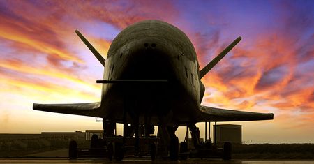 Amerykański X-37B nie lądował od 900 dni. Tajemnicza maszyna zadziwia