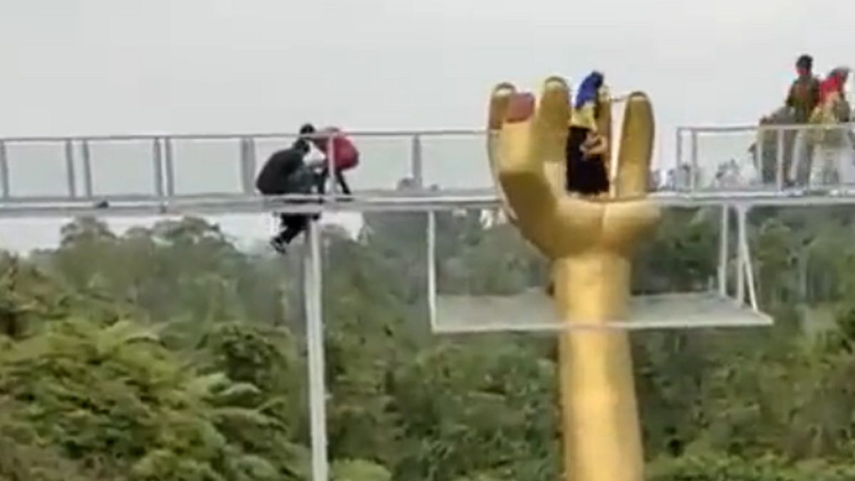 Most był przeciążony od dłuższego czasu, co mogło doprowadzić do tragedii.