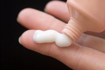 "Złoto w tubce". Ta maść pomaga na wszystkie problemy skórne