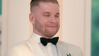 Miłość jest ślepa, ale chyba i głucha. Rynsztokowa wiązanka wśród pięknych dekoracji show Netfliksa