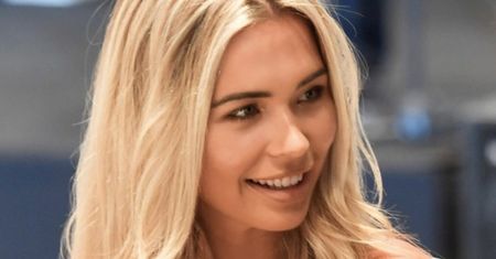 Sandra Kubicka paraduje w różowej mini. "Wow, jakie nogi"