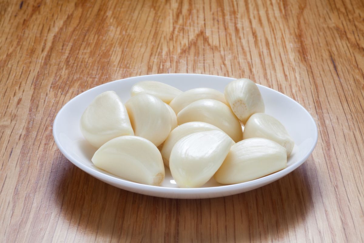 Peeled garlic cloves - Pyszności