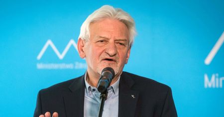 Został w Radzie Medycznej. Tak mówi o zarzutach kolegów