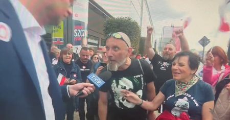Nagranie "Wiadomości" TVP wiralem. "Nie śmiej się za mnie modlić"