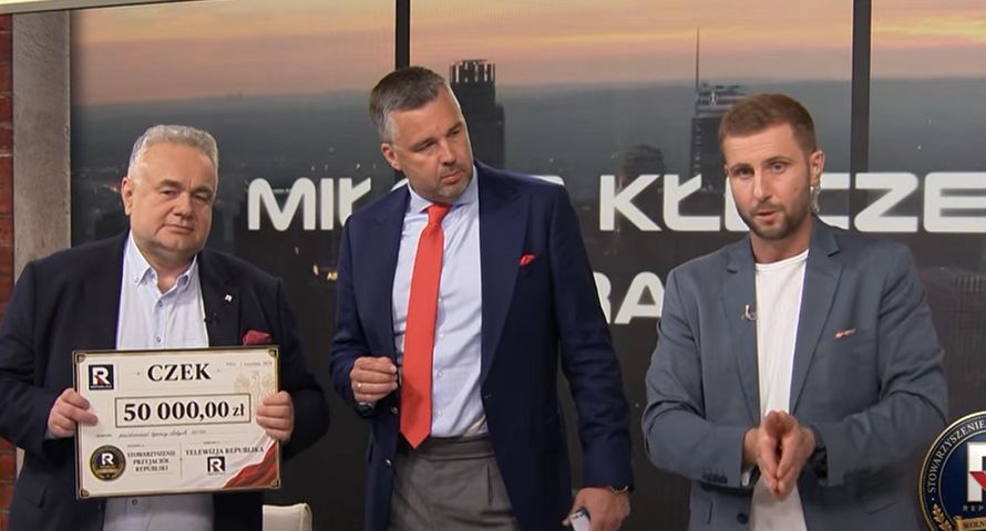 Republika dumna z filmiku AI o Zondacrypto. Chwali się grą o Kłeczku i przelewem ze stowarzyszenia