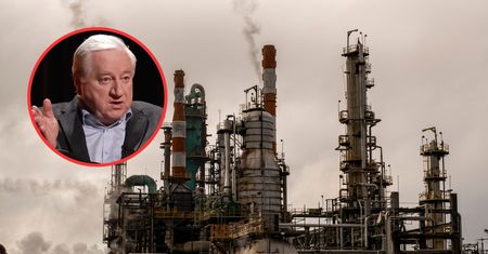 Sprzedaż elektrycznych aut eksplodowała. Prof. Góralczyk o chińskiej rewolucji