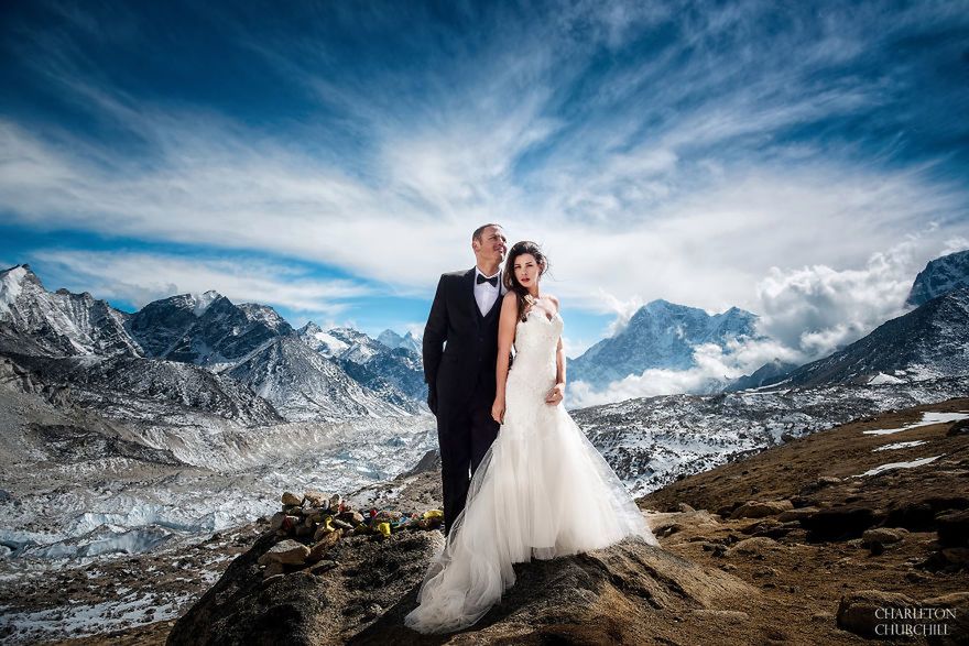 Ślub na szczycie Mount Everest? Dlaczego nie! Zdjęcia są zachwycające 1