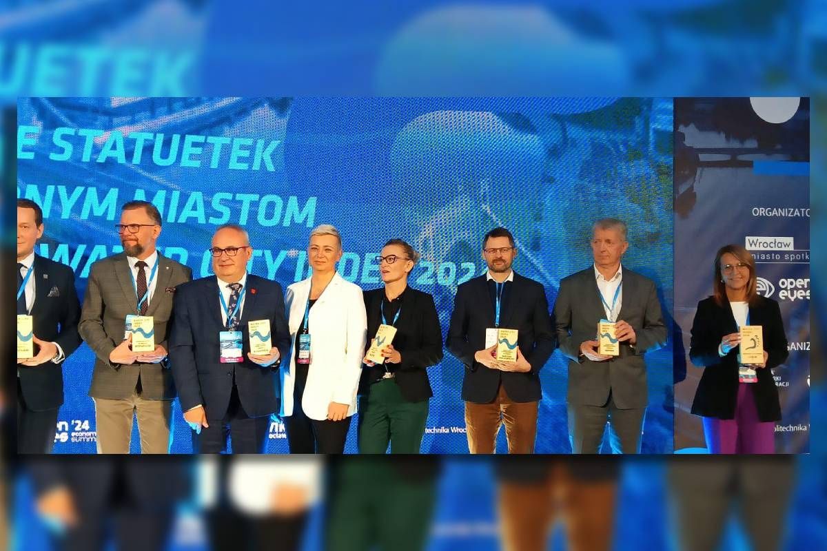 Nagrodę odebrała Marta Smal-Chudzik, Dyrektor Wydziału Ochrony Środowiska_fot.3
