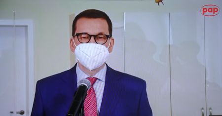 Luzowanie obostrzeń. Rząd idzie na rękę wybranym branżom. Znane szczegóły