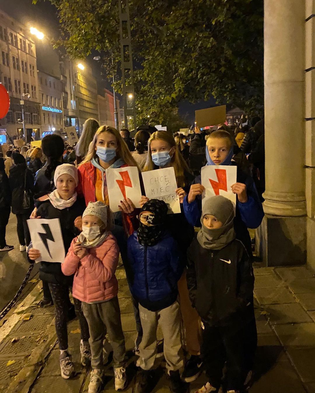 Izabella Łukomska-Pyżalska wzięła na protest sześcioro dzieci