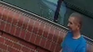 Zniknęła saszetka z ponad 4 tys. zł. Policja szuka tego mężczyzny