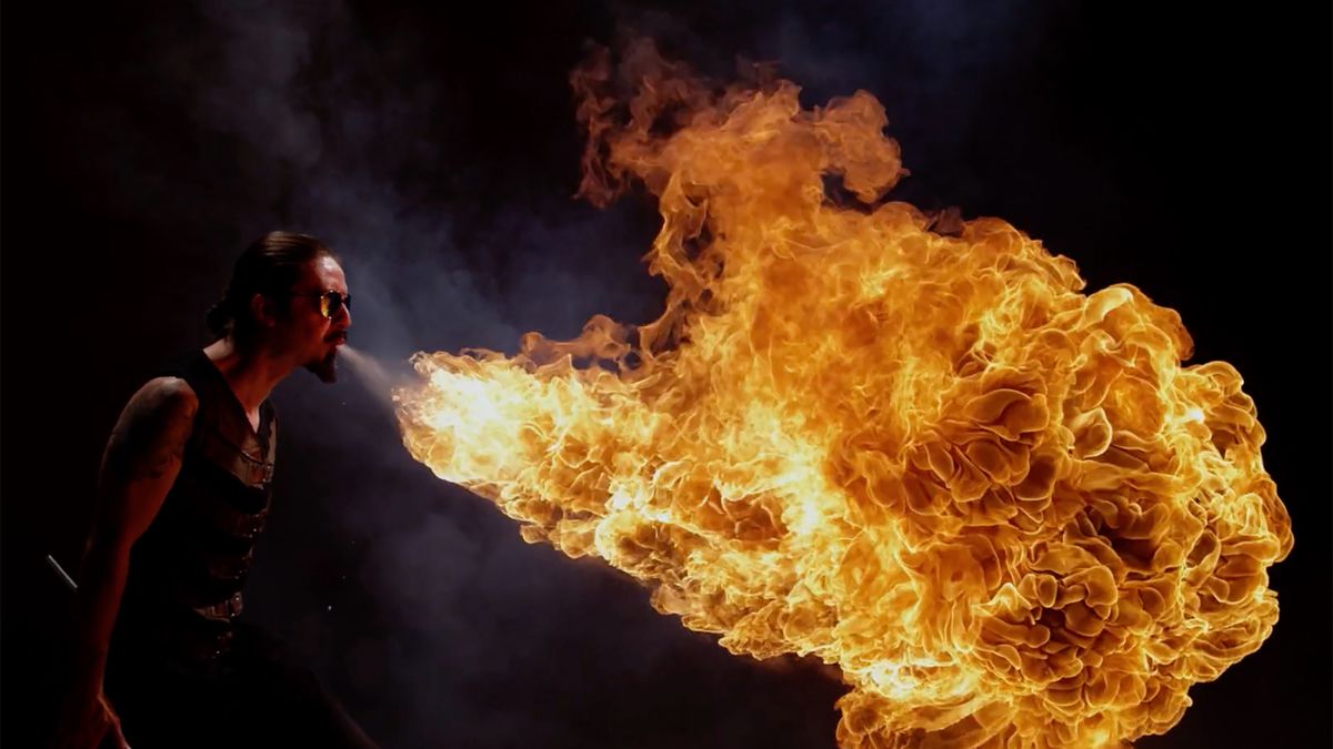 Bullet-time, super slow-motion i ogień. Niezwykle efektowny film 1