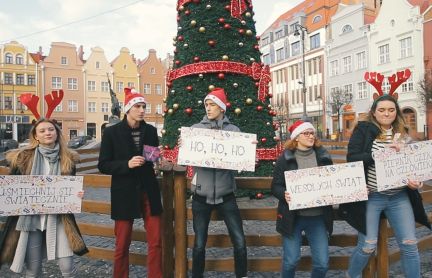 Kayah i zespół Q YA VY w świątecznym spocie  "Gdy pada śnieg" województwa kujawsko-pomorskiego (wideo)