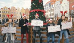 Kayah i zespół Q YA VY w świątecznym spocie  "Gdy pada śnieg" województwa kujawsko-pomorskiego (wideo)