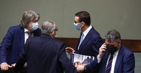 Posłowie łatali Polski Ład na ostatnią chwilę. Te poprawki przeszły