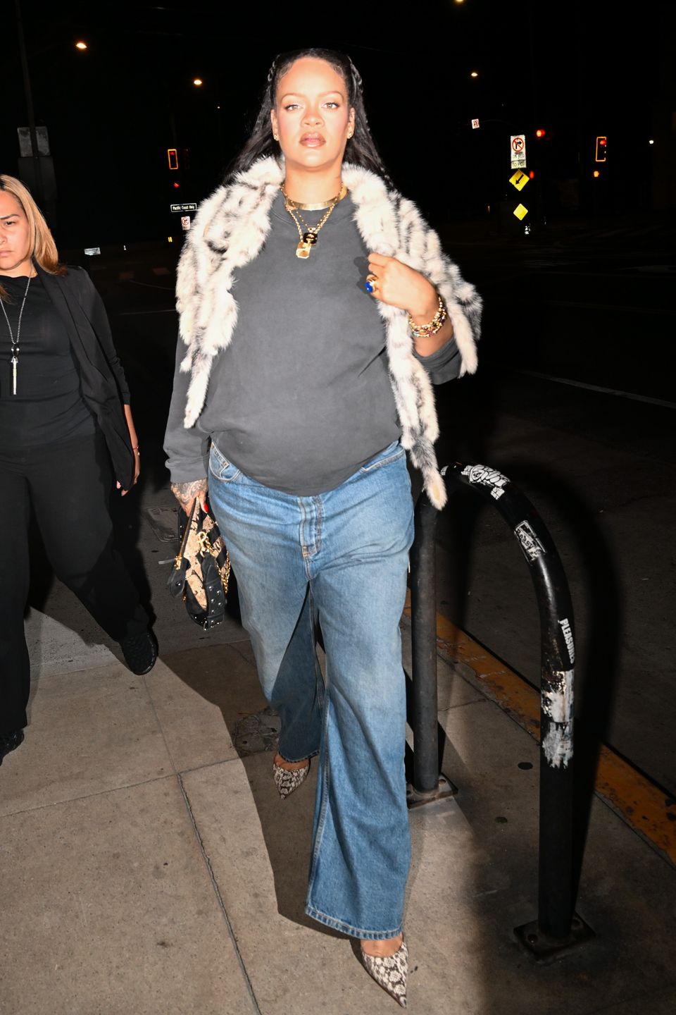 LOS ANGELES, CA - AUGUST 04: Rihanna is seen on August 04, 2025 in Los Angeles, California.  (Photo by DUTCH/Bauer-Griffin/GC Images)