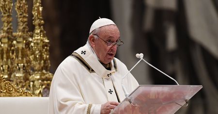 Papież Franciszek broni Jana Pawła II. "Obraźliwe i bezpodstawne zarzuty"