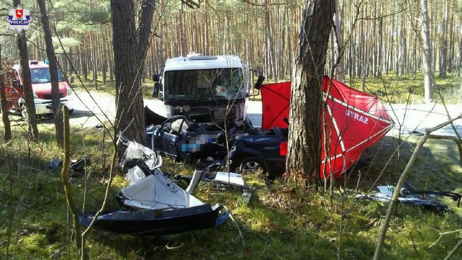 Biłgoraj. Na drodze wojewódzkiej nr W849 doszło do zderzenia auta osobowego z ciężarówką