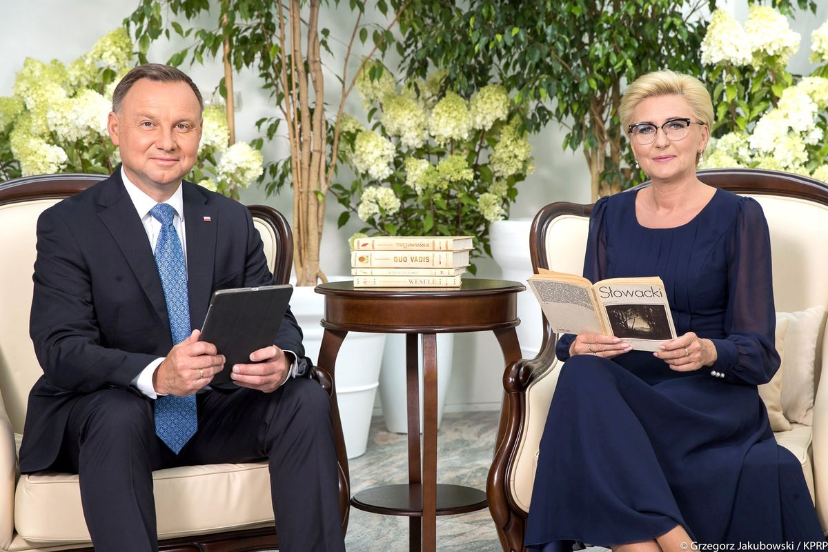 Narodowe Czytanie. Balladyna. Para prezydencka zachęca do udziału w akcji (fot. prezydent.pl)