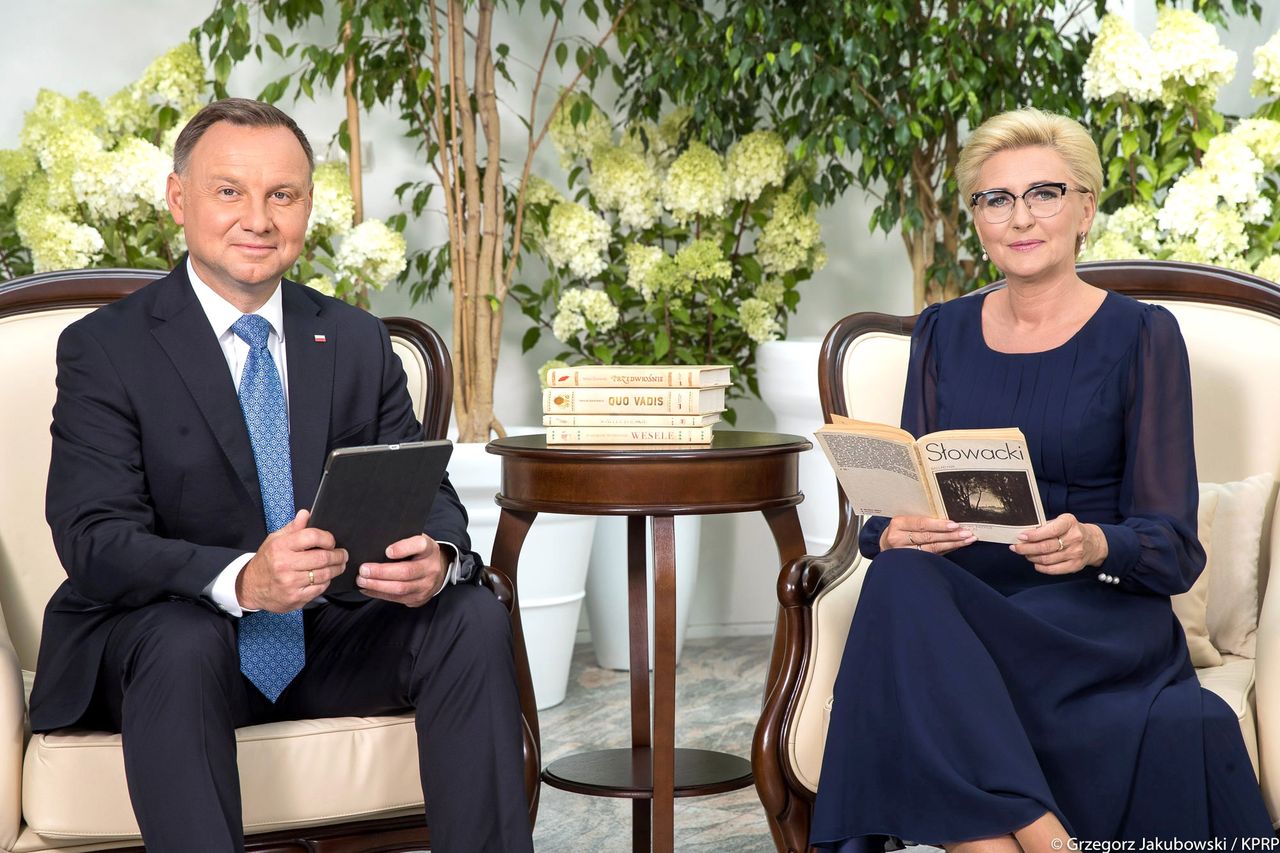 Narodowe Czytanie. Balladyna. Para prezydencka zachęca do udziału w akcji (fot. prezydent.pl)