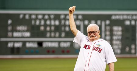 Lech Wałęsa zdradził, ile zarobił w USA. Zawrotna kwota!