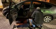 W Warszawie wpadła szajka Gruzinów. Kradli to z samochodów hybrydowych