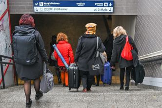 Polscy seniorzy wykopują się z długów. Młodsi wpadają w spiralę