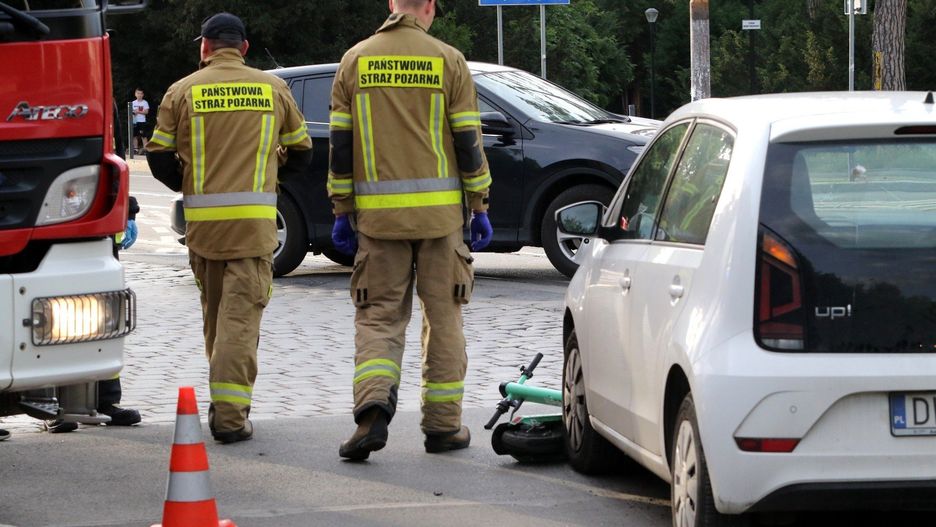 Eksperci zgodnie podkreślają, że hulajnogi elektryczne nie są zabawkami i konieczne są zmiany w przepisach, świadomości i edukacji - szczególnie młodych ludzi.
