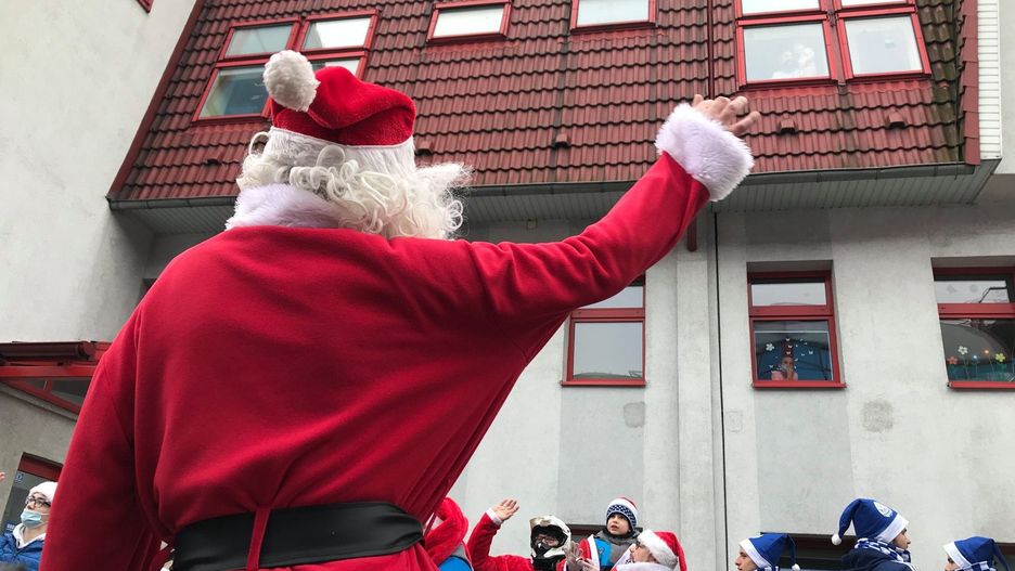 Śląsk. Do chorzowskiego Centrum Pediatrii i Onkologii przyjechali zmotoryzowani mikołaje. 