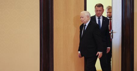Niska frekwencja na klubie PiS. Nie pojawił się nawet prezes