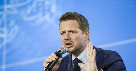 Trzaskowski o ekologicznym aucie. "Zmienię, jak będzie mnie stać"
