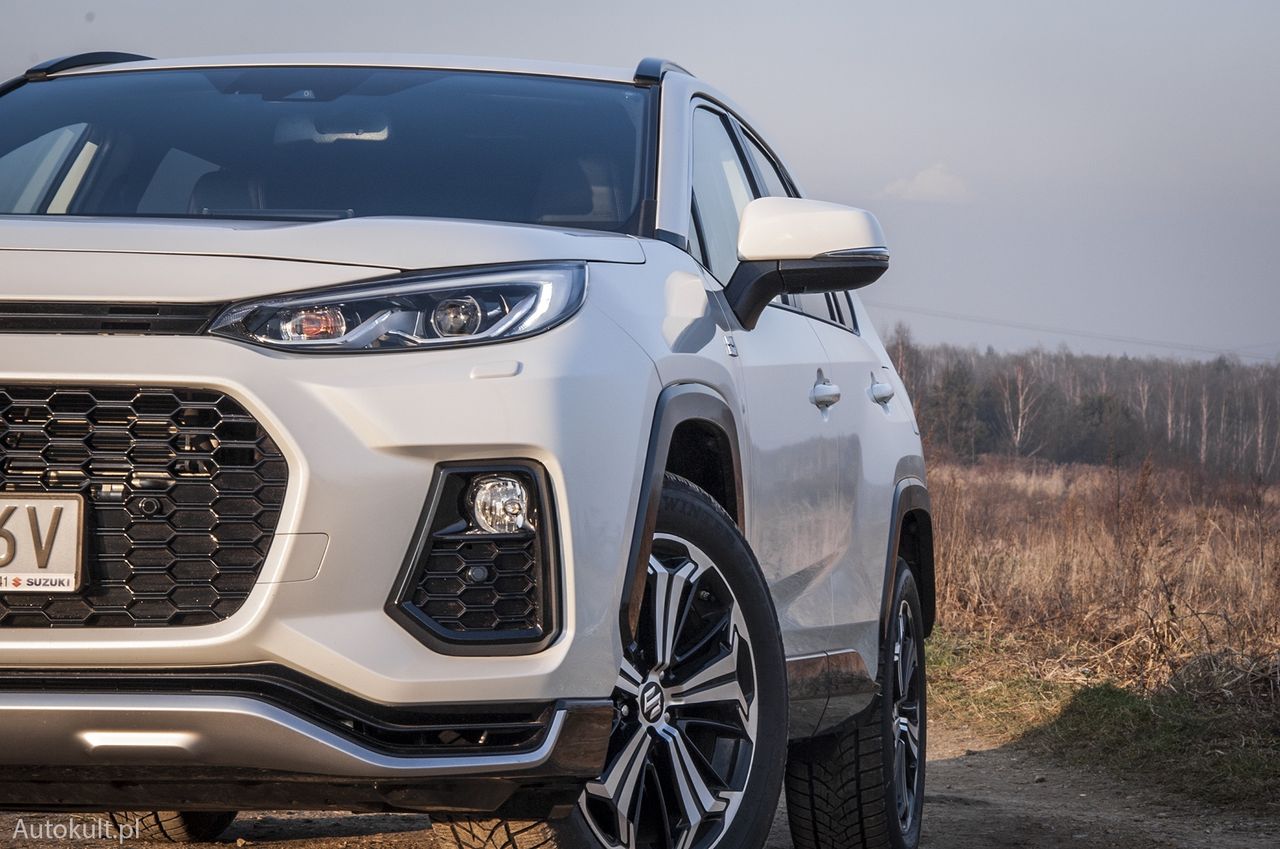 Zalegają w salonach. Dwuletnie Toyoty, Mazdy i Suzuki bez przebiegu czekają na klientów