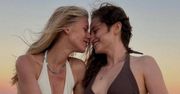 Pocałowały się. Nie szczędziły sobie czułości na plaży