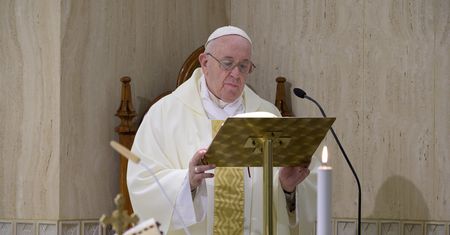 Koronawirus. Papież Franciszek apeluje o modlitwę w czasie pandemii. Zwrócił się do Polaków