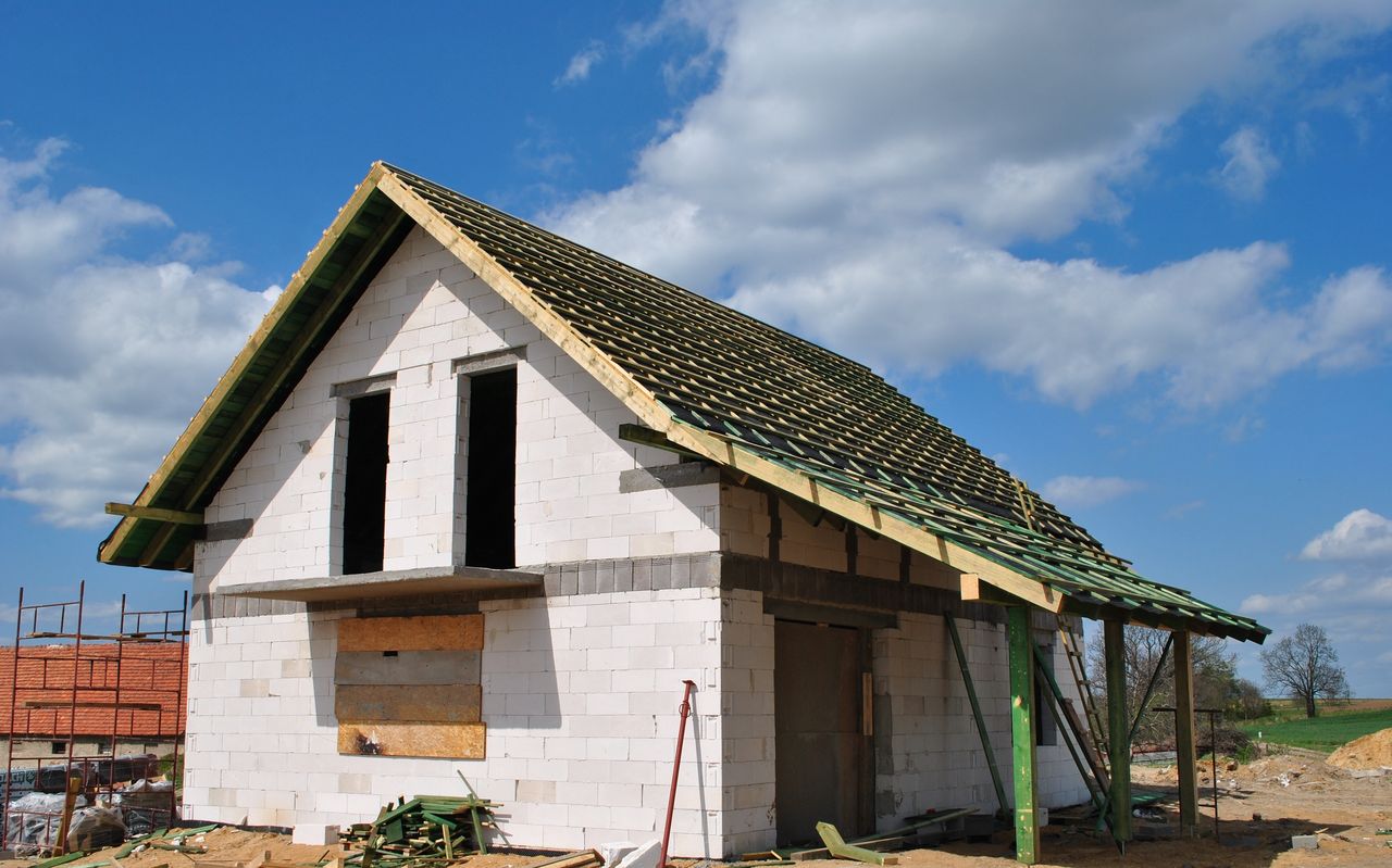 Jak długo trwa budowa domu? Trzy metody do własnego dachu nad głową
