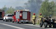 Potężny pożar przy obwodnicy Proszowic. W akcji straż pożarna. Sytuacja nie jest opanowana