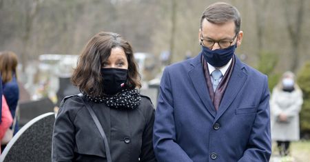 Nowe informacje ws. działki Morawieckich. Pada pytanie o sztuczne zaniżanie cen